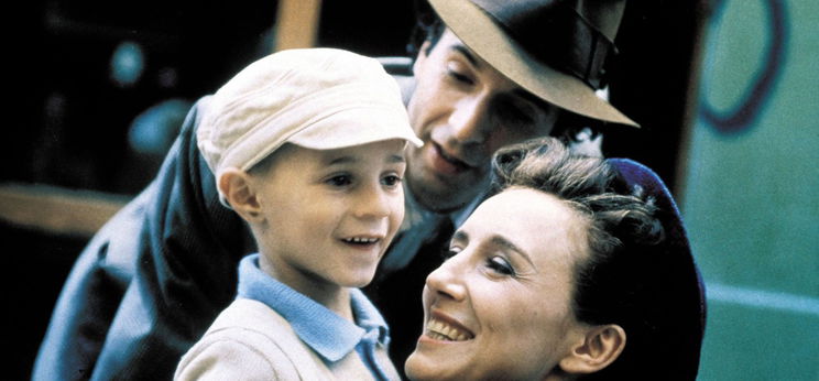 Így néz ki most az egyik legcsodálatosabb film, Az élet szép angyalarcú gyerekfőszereplője - videó