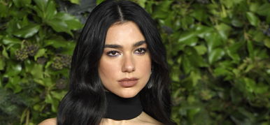 Dua Lipa szexi fehérneműben tartott csajos bulit – válogatás