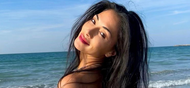 Izzasztó: Nicole Scherzinger hófehér bikiniben merült alá a jéghideg vízbe