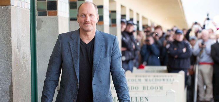 Woody Harrelson házasságot kötött viccből, aztán benne ragadt