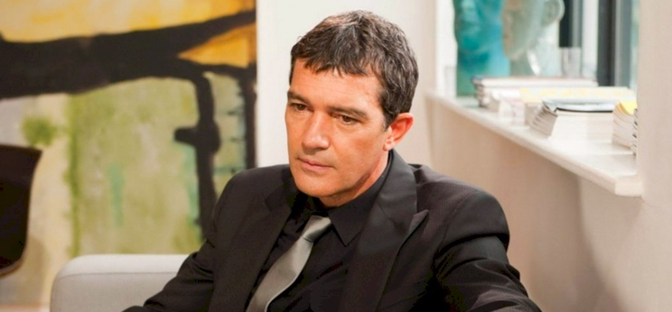 Így néz ki a gyönyörű férfi, Antonio Banderas csúcsbombázó lánya, a 25 éves Stella Banderas - videó