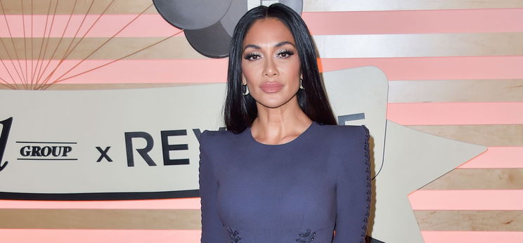 Szinte kipattantak Nicole Scherzinger hatalmas mellei a szív formájú felsője alól