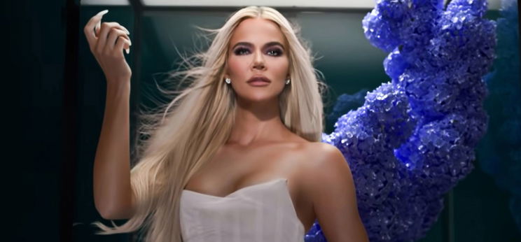 Csábító barna latexben őrjítette meg a férfiakat Khloe Kardashian – és sápasztotta el a nőket