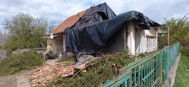 Gustnado tombolt Ónodon – látványos felvételek az ítéletidő pusztításáról