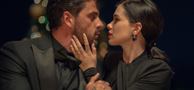 Itt a Netflix gigászi dobása: 49 mellvillantás 25 perc alatt – azonnal akarod látni?