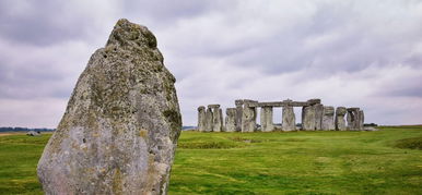 Döbbenetes dolog történt a Stonehengnél, életre kelt a rejtélyes építmény, Nagy-Britannia egy része pedig totál ledöbbent II. Erzsébet látványától