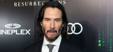 Keanu Reeves titokban megházasodott, és elvette a világ legmenőbb csaját, a Stranger Things egyik főszereplőjét?