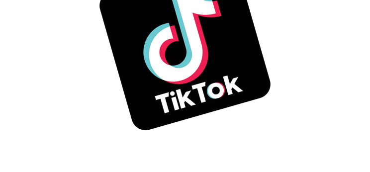 Változtat a TikTok: új szabályokat vezet be, ami mindenkire hatással lesz