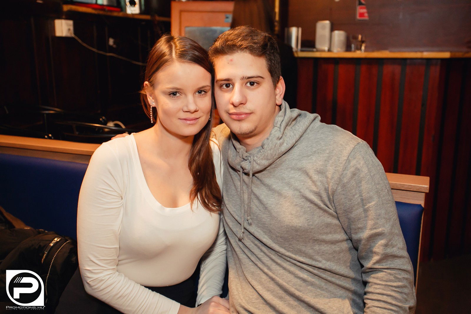 DEBRECEN, PIKOLÓ SÖRÖZŐ - 2015. DECEMBER 31., CSÜTÖRTÖK