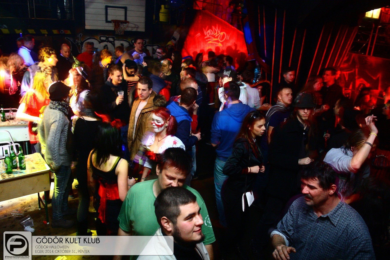 Eger, Gödör Kult. Klub - 2014. Október 31., Péntek