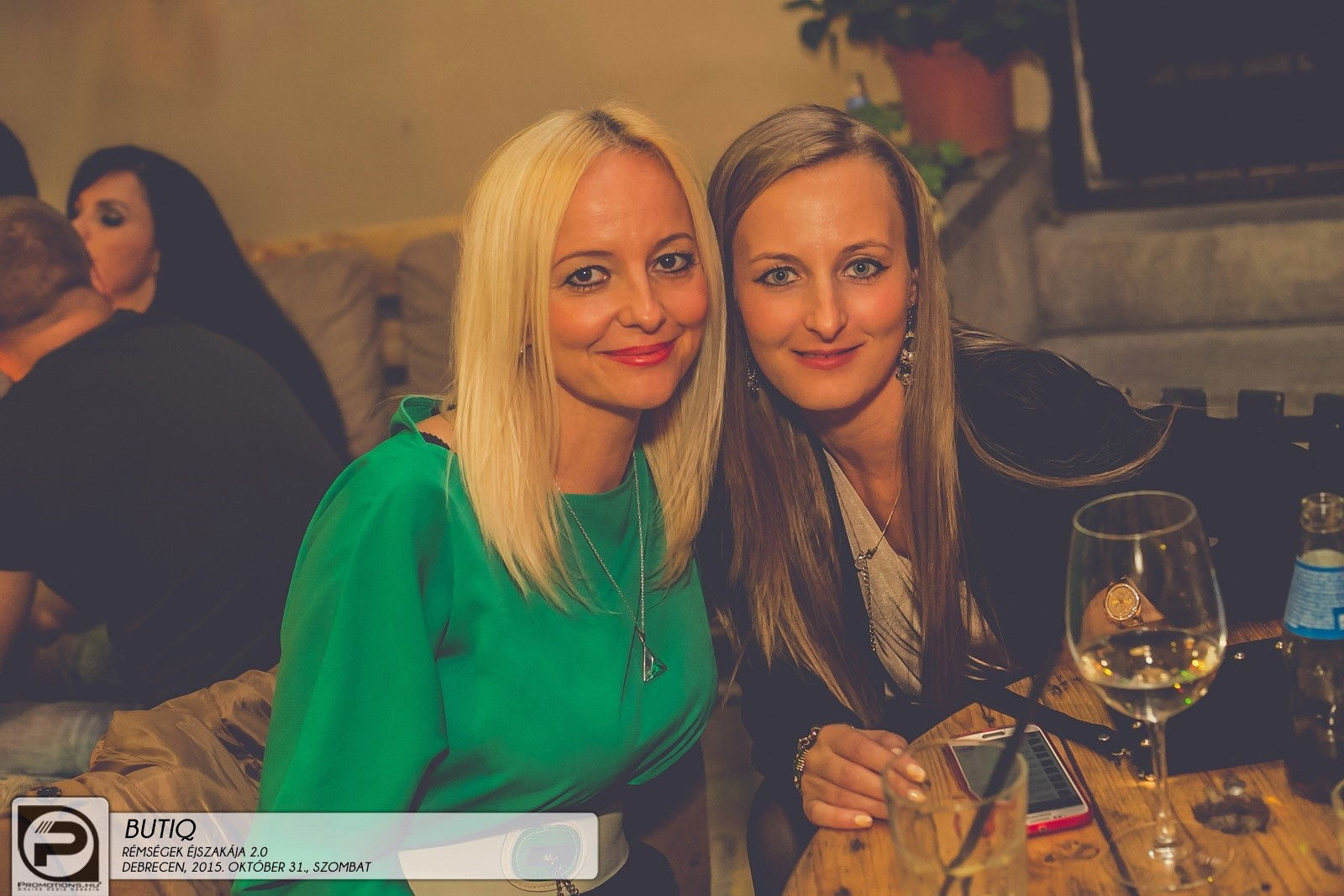 DEBRECEN, BUTIQ - 2015. OKTÓBER 31., SZOMBAT