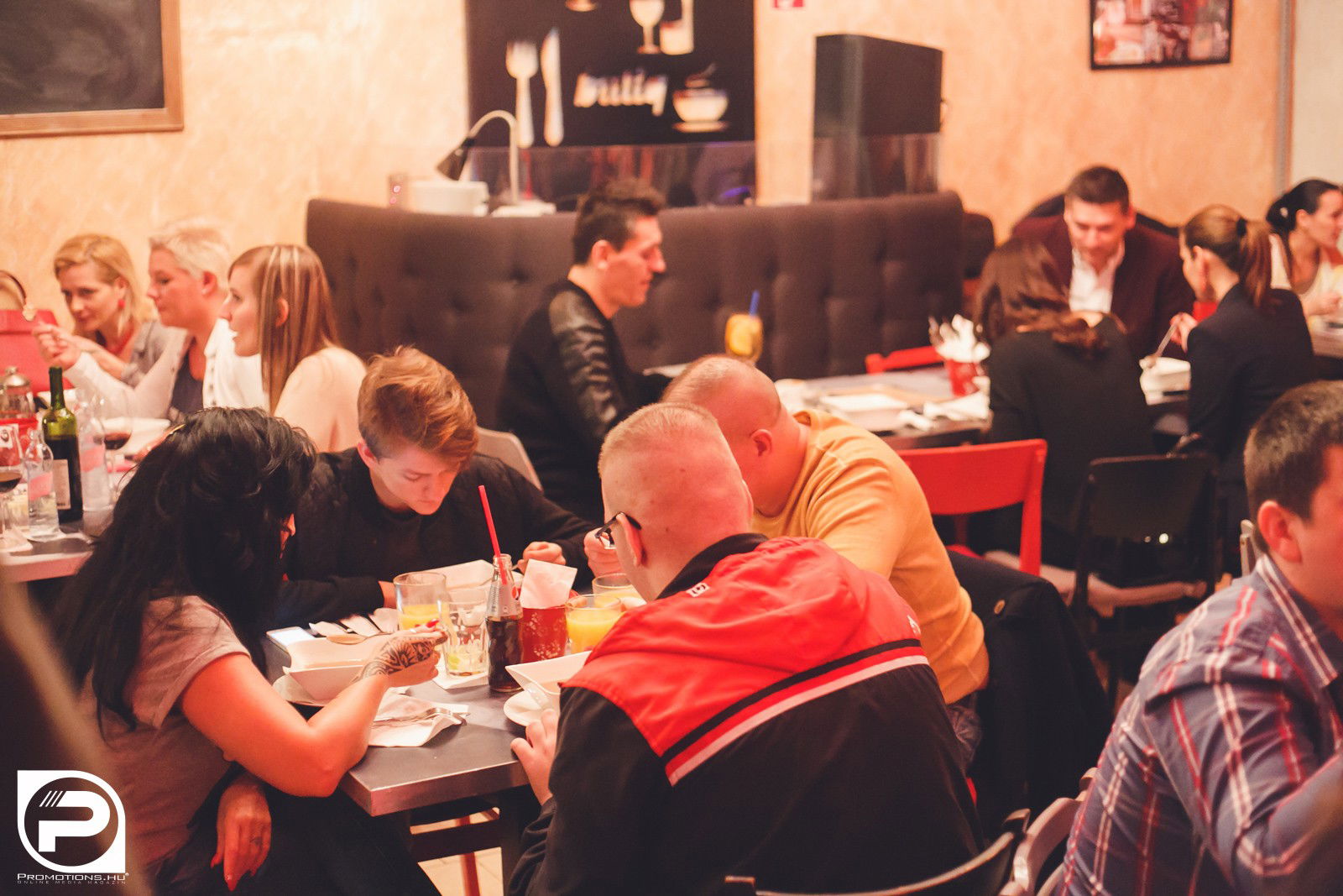 DEBRECEN, BUTIQ - 2015. DECEMBER 27., VASÁRNAP