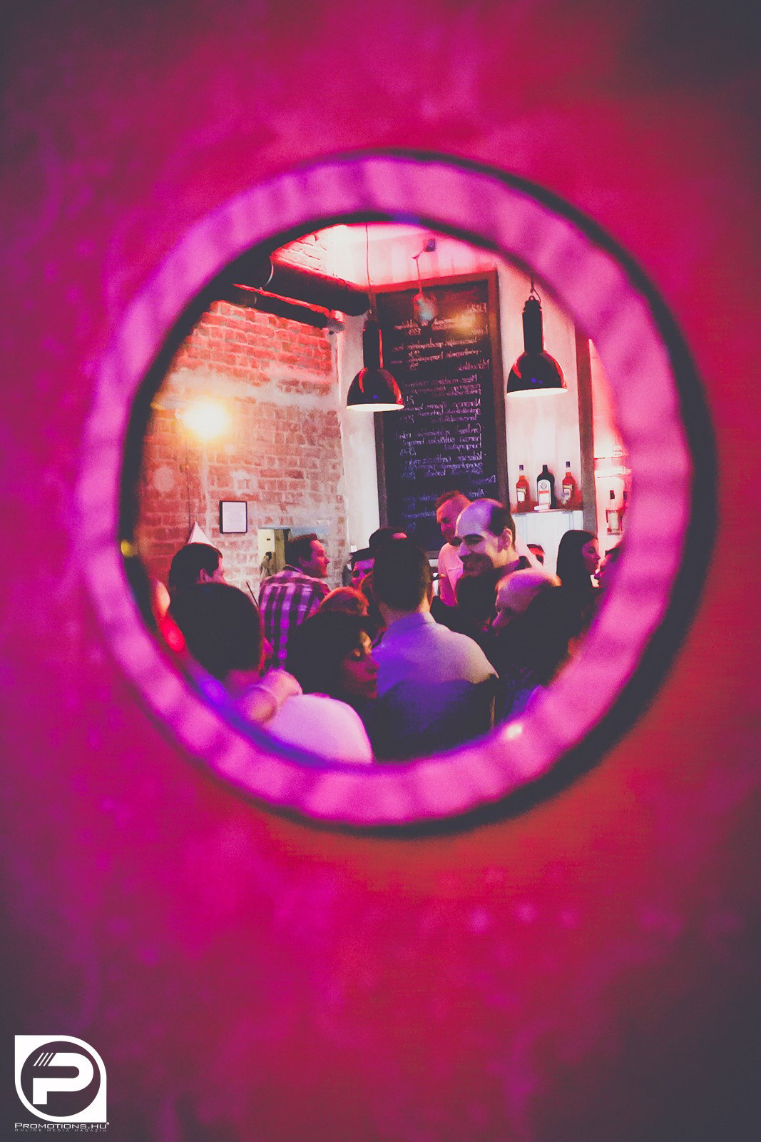 DEBRECEN, BUTIQ - 2016. FEBRUÁR 12., PÉNTEK