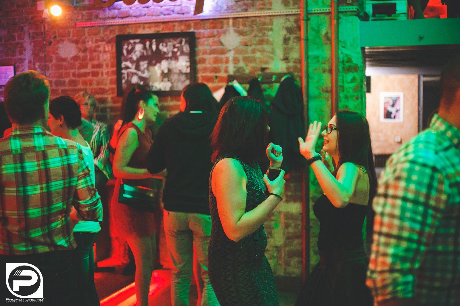 DEBRECEN, BUTIQ - 2016. SZEPTEMBER 30., PÉNTEK