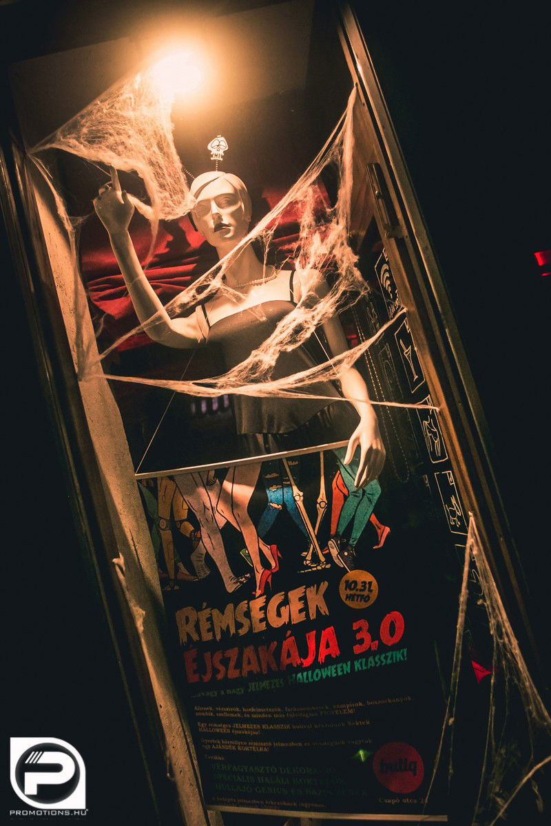 DEBRECEN, BUTIQ BÁR - 2016. OKTÓBER 31., HÉTFŐ