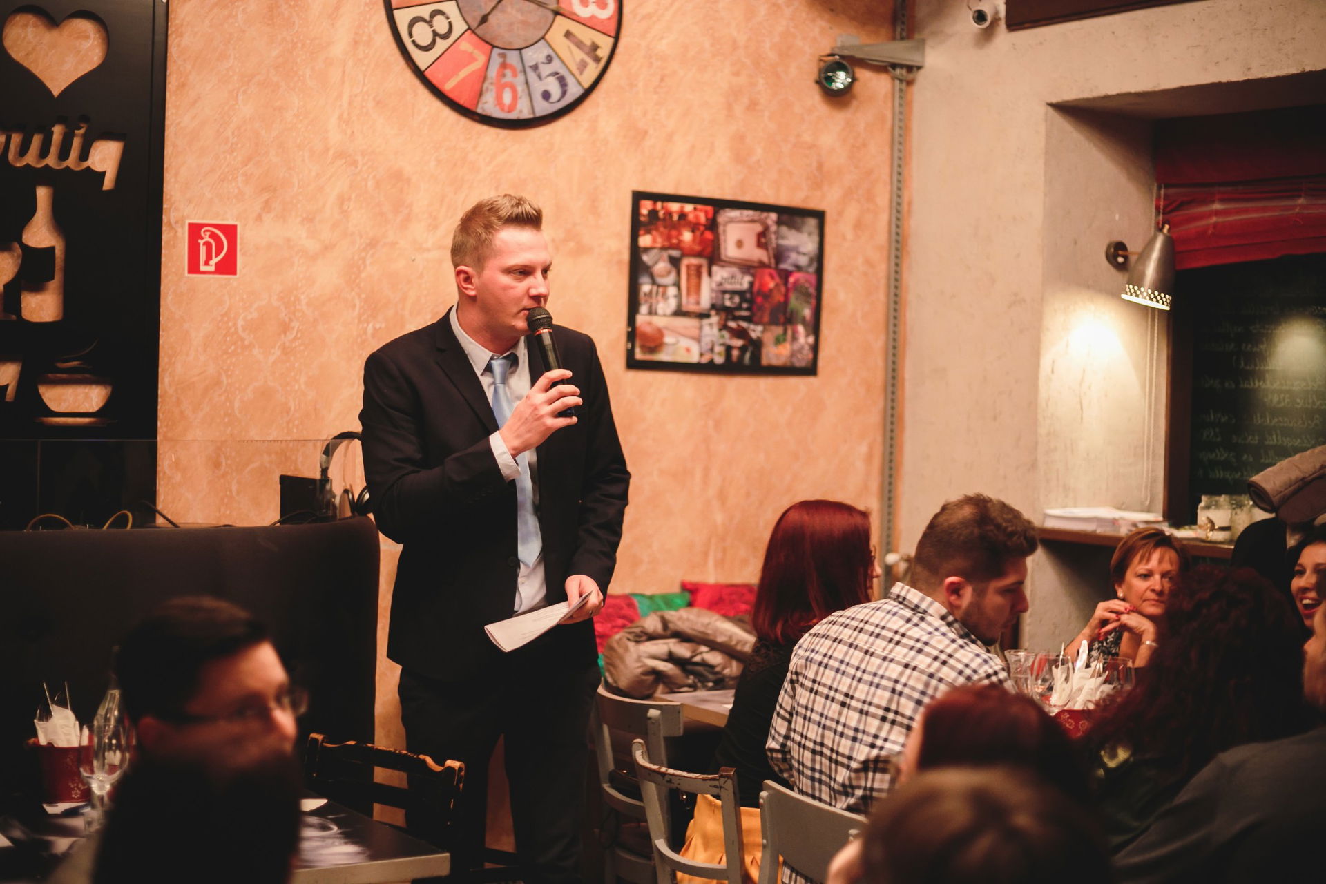 DEBRECEN, BUTIQ BÁR - 2016. NOVEMBER 10., CSÜTÖRTÖK