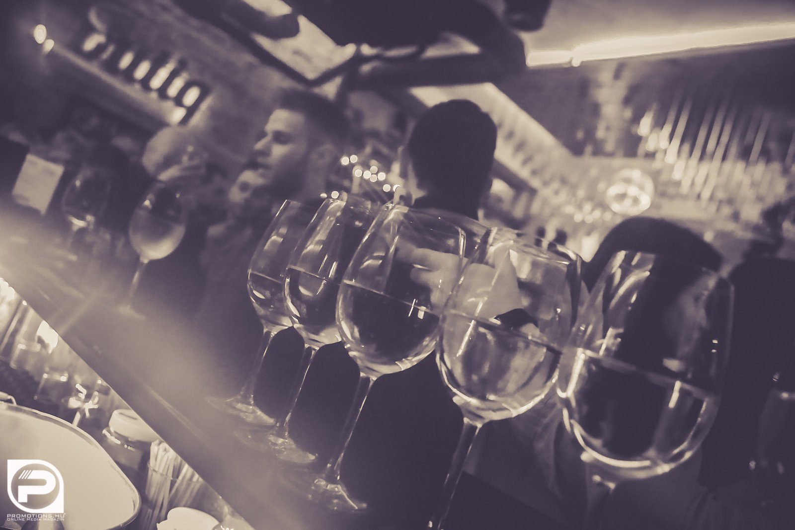 DEBRECEN, BUTIQ BÁR - 2016. DECEMBER 25., VASÁRNAP