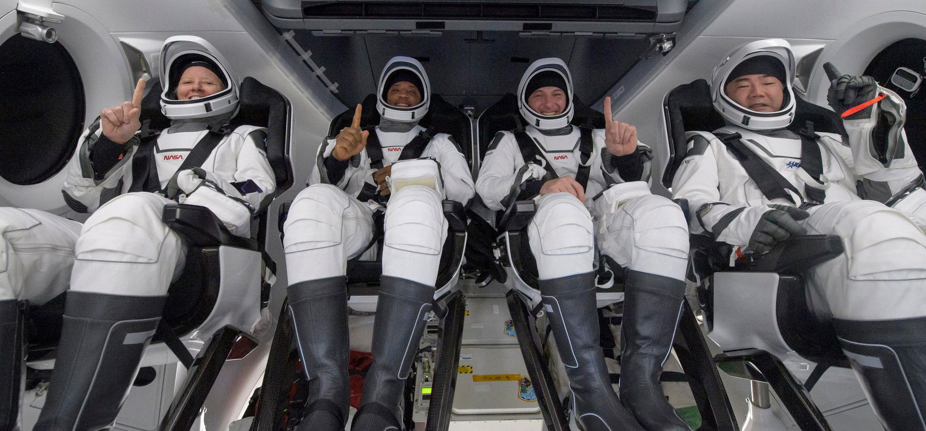 Ilyen volt a NASA és a SpaceX történelmi jelentőségű földet érése – képek