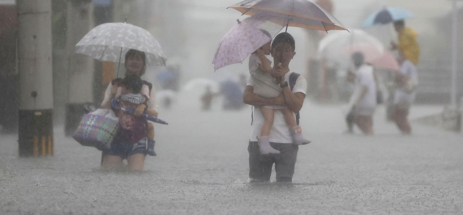 Képeken az óriási Japán esőzés