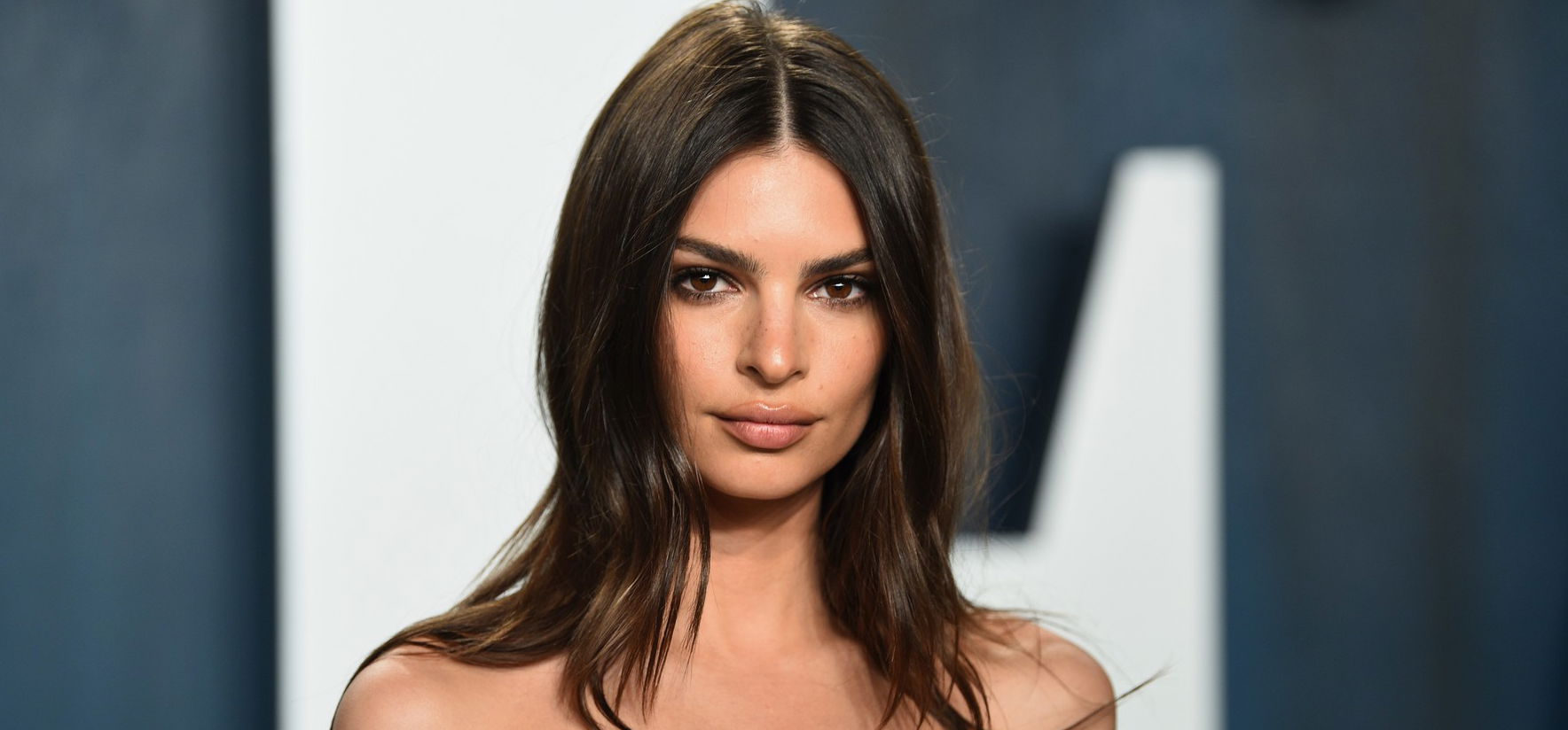 Emily Ratajkowski szívdöglesztően néz ki Rihanna bikinijében – fotók