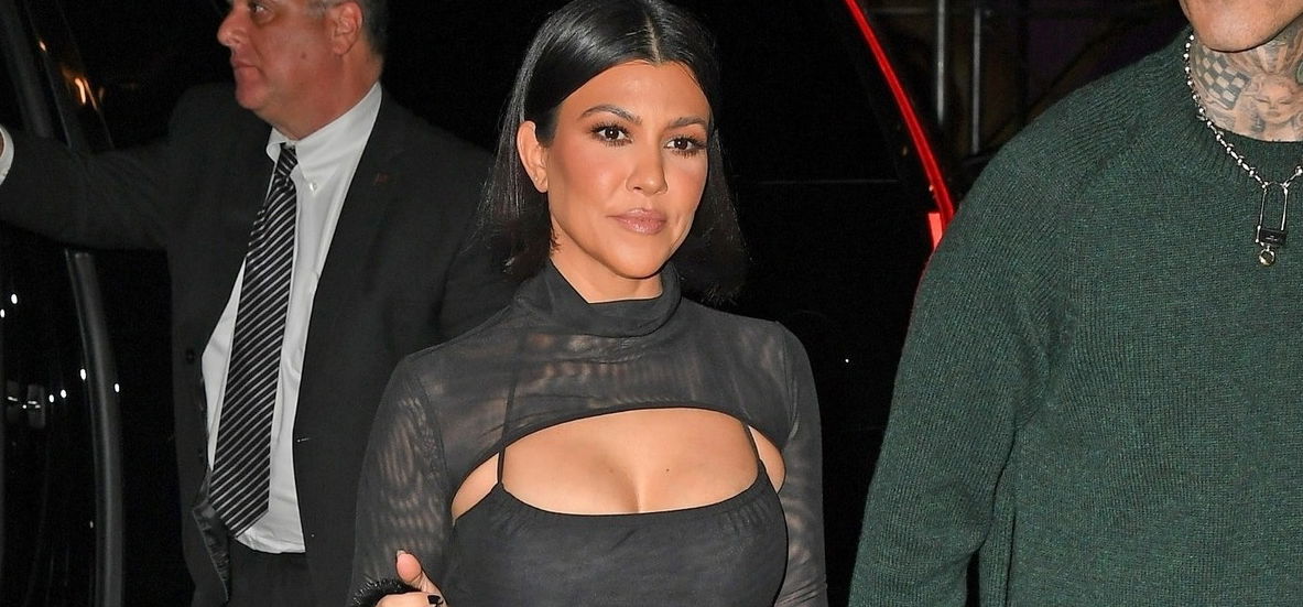 Kourtney Kardashian továbbra is a melleivel büszkélkedik – fotók