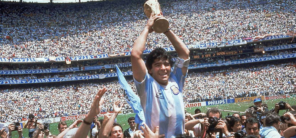 Egy éve hunyt el Diego Maradona – galéria