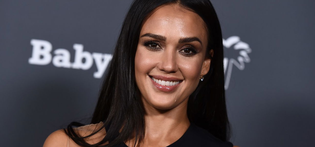 Így néz ki most Jessica Alba – Még mindig nehézbombázó a Sin City sztárja!