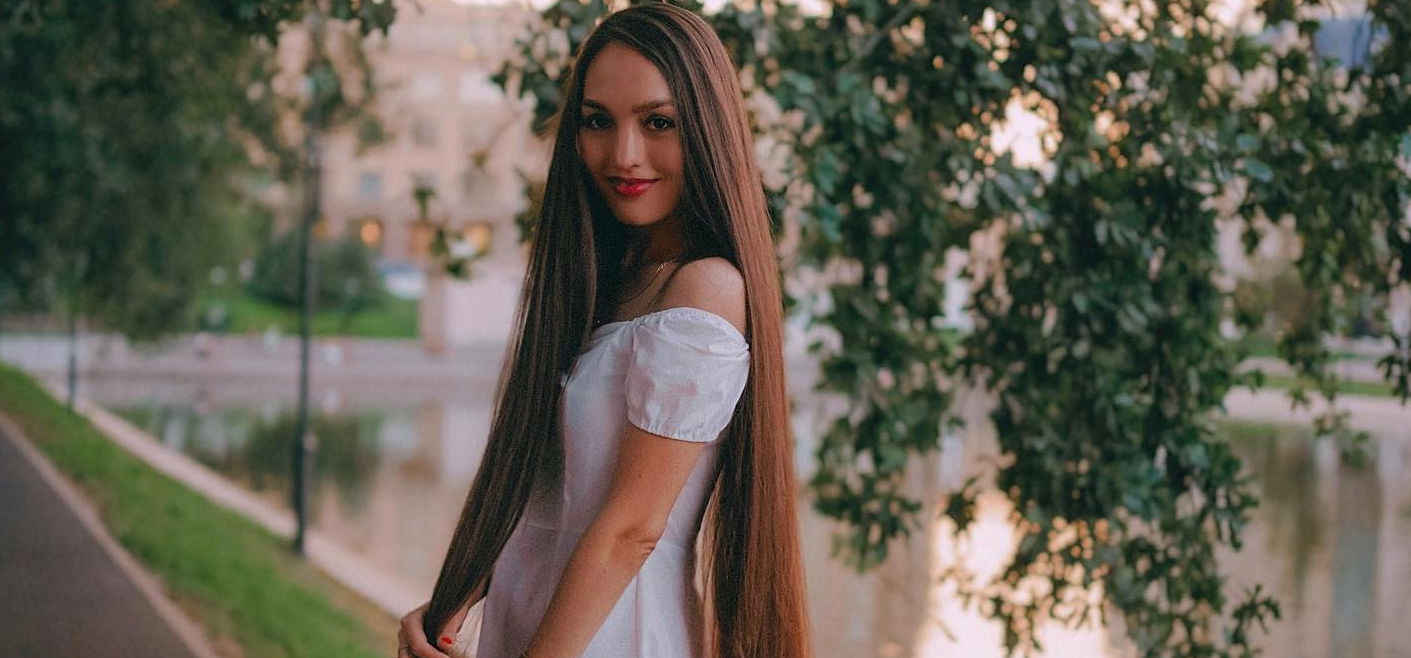 Ő az igazi Aranyhaj? Íme a lány, aki 10 éve növeszti a haját – fotók