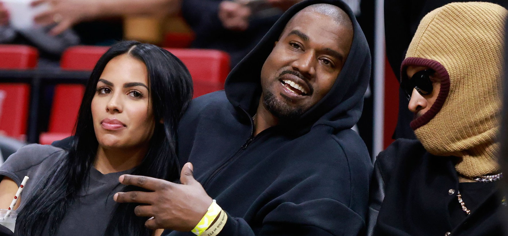 Kanye West tényleg Kim Kardashian hasonmásával vigasztalja magát – fotók