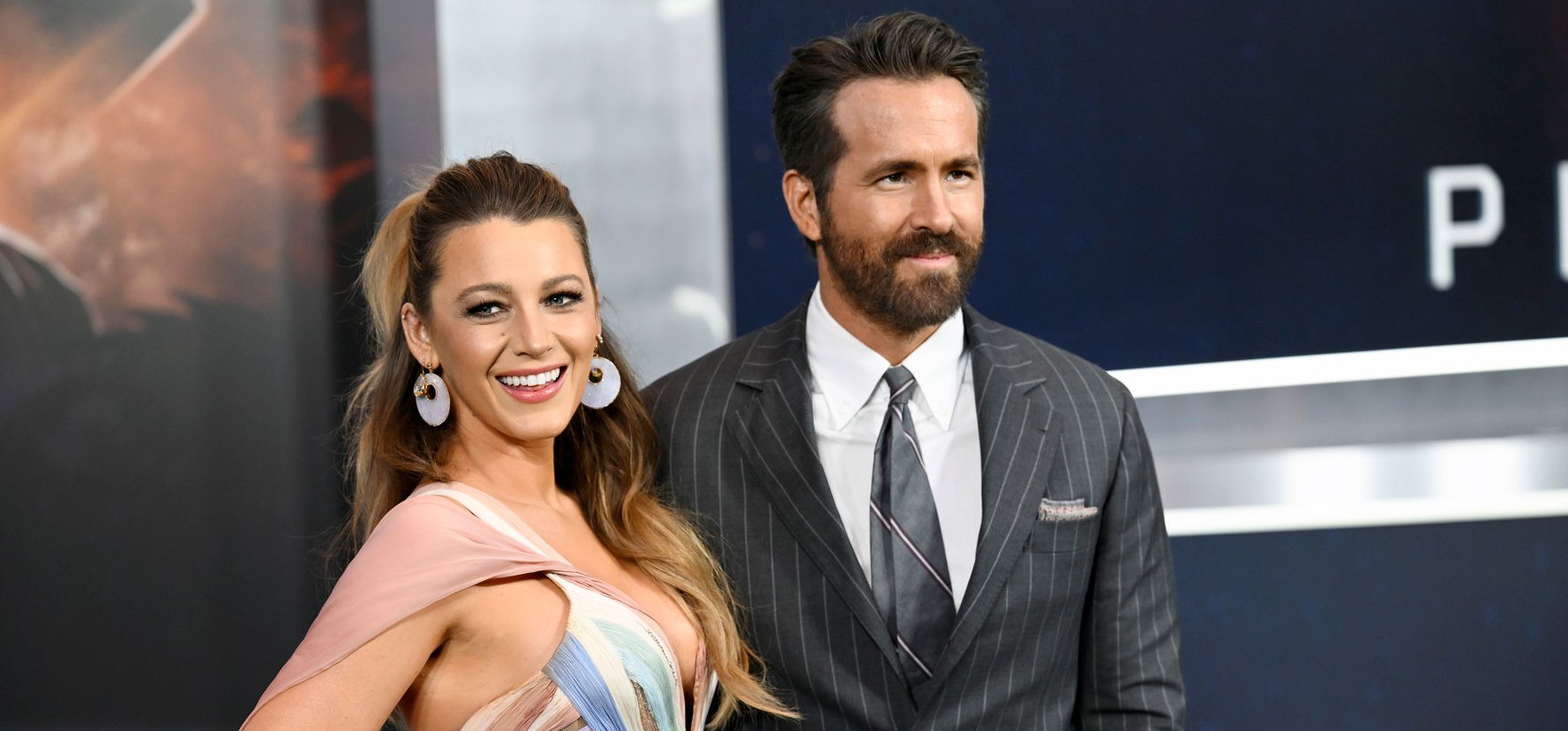 Ryan Reynolds felesége a hasát és a fantasztikus dekoltázsát is megvillantotta – fotók