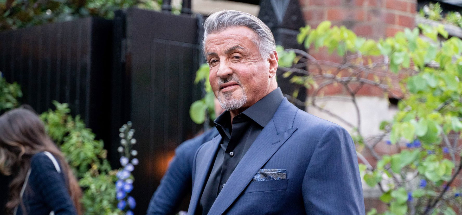 Friss képeken Sylvester Stallone és a testvére, aki elképesztően hasonlít a színészre