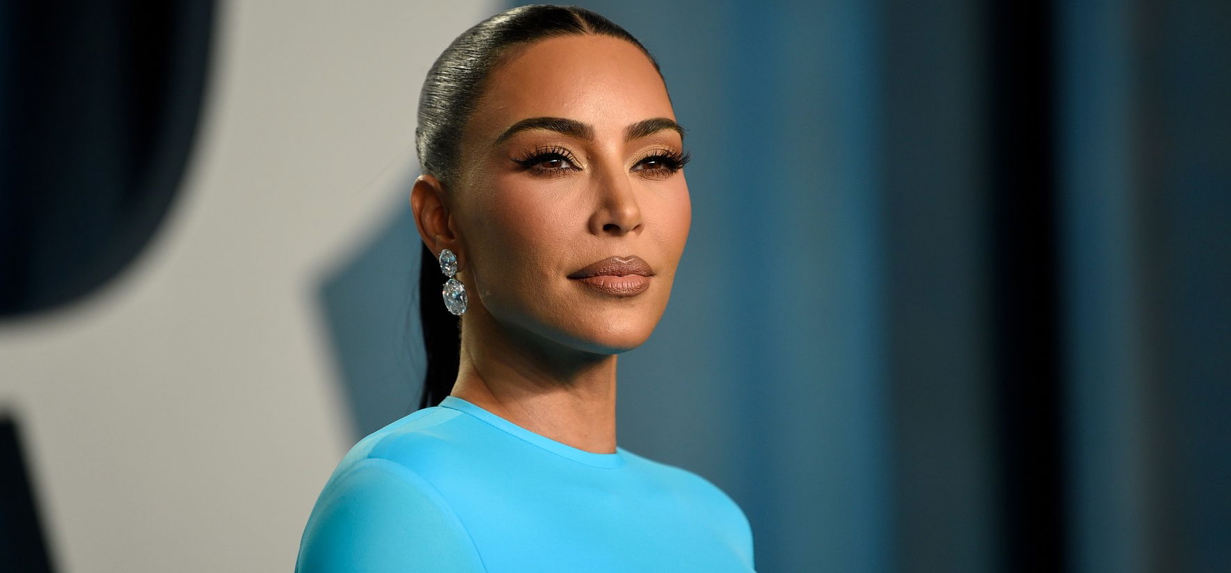 Kim Kardashiant és a lányát fotózták, aki erre bemutatott