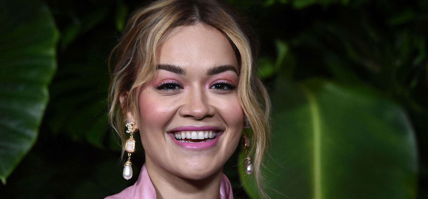 Ezek Rita Ora legdögösebb bikinis képei