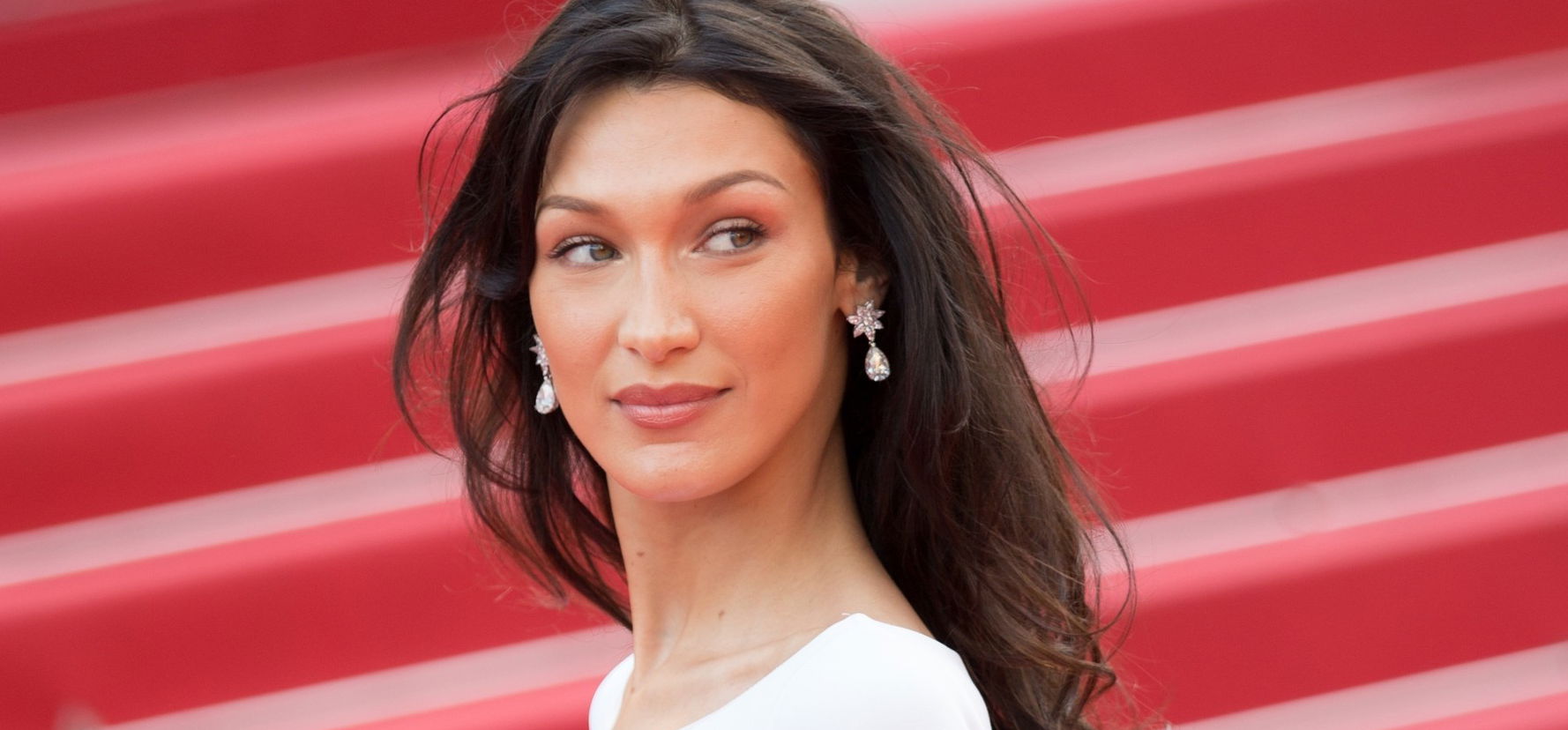 Menő művész rabolta el Bella Hadid szívét, így néznek ki együtt