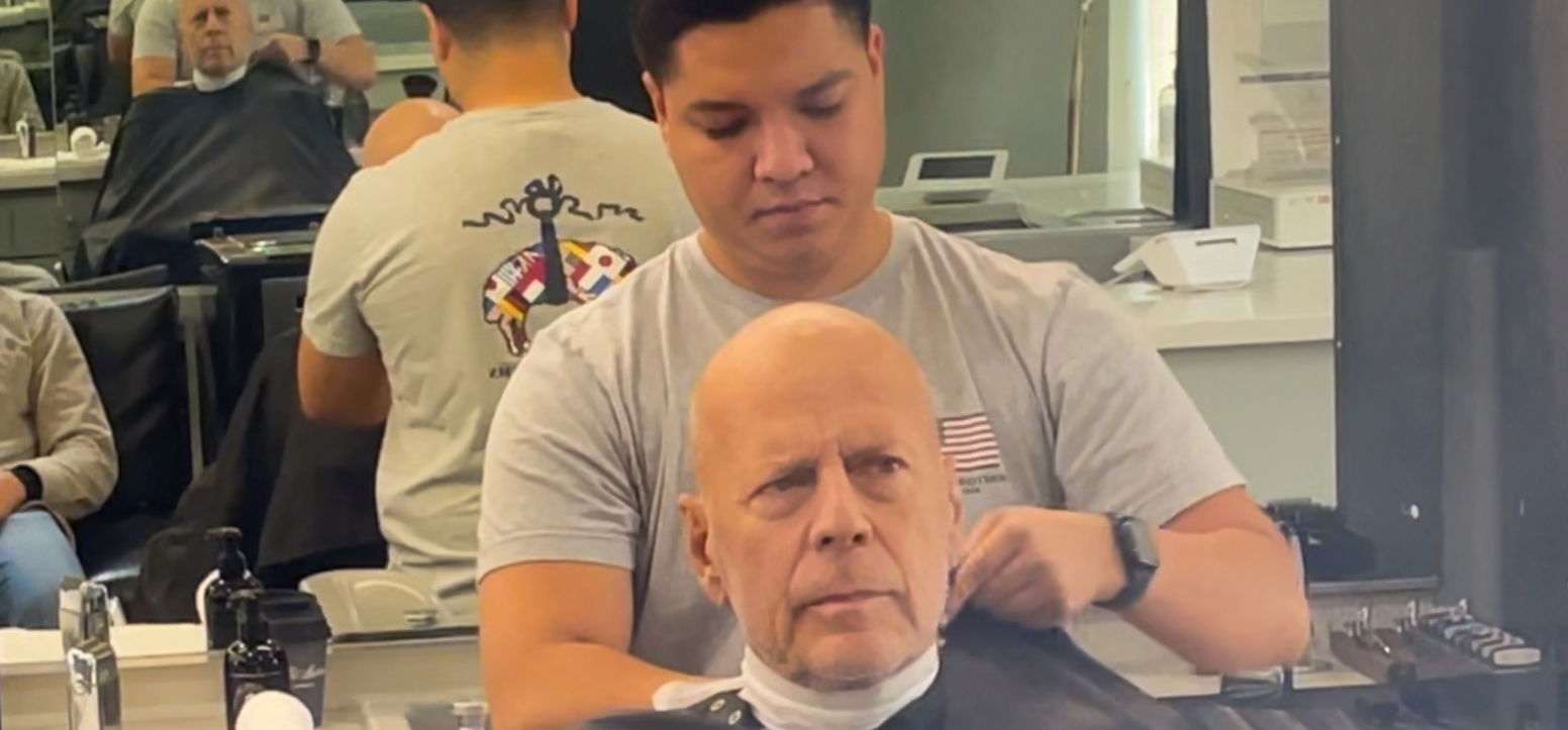 Eléggé meglepődött a fodrász, amikor Bruce Willis belépett hozzá