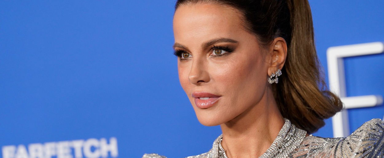 Kate Beckinsale 49 évesen is a világ egyik legszebb színésznője, és ezt friss képekkel tudjuk bizonyítani