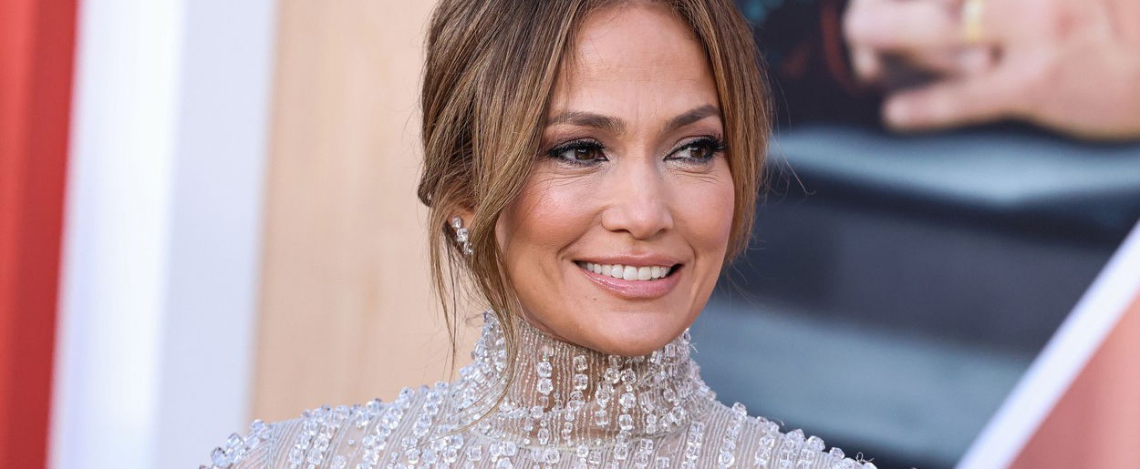 Jennifer Lopez ruhája pont ott feszül, ahol kell, teljesen elvarázsolta New York-ot a szépségével