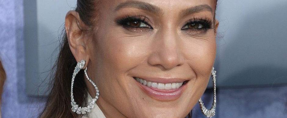 Jennifer Lopez teljes mellbedobással érkezett meg az új filmje premierjére