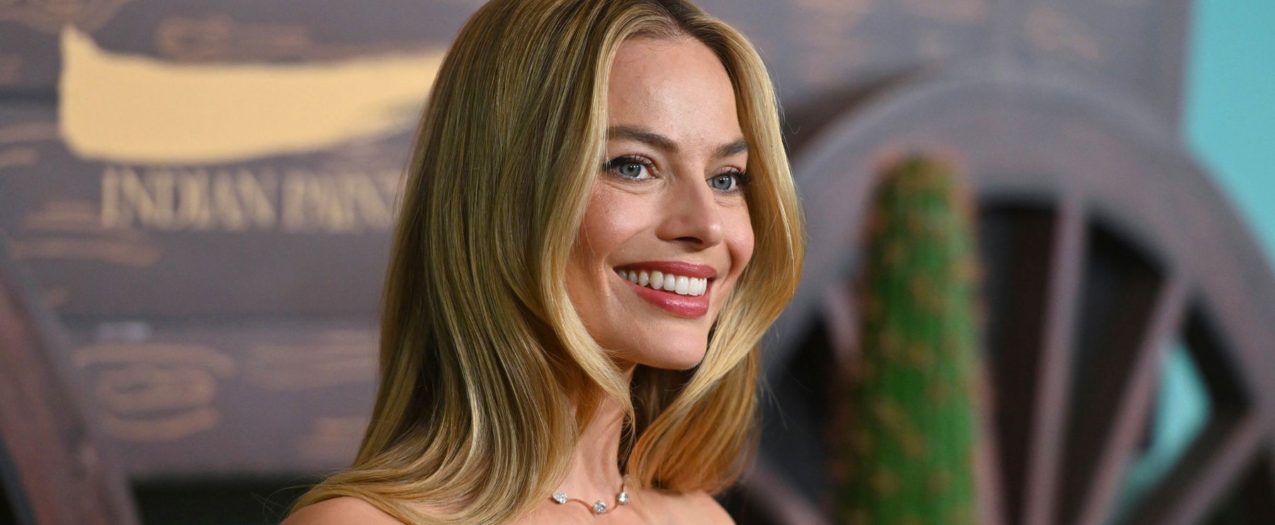 Margot Robbie testhez simuló ruhában pózolt, mámorító a látvány