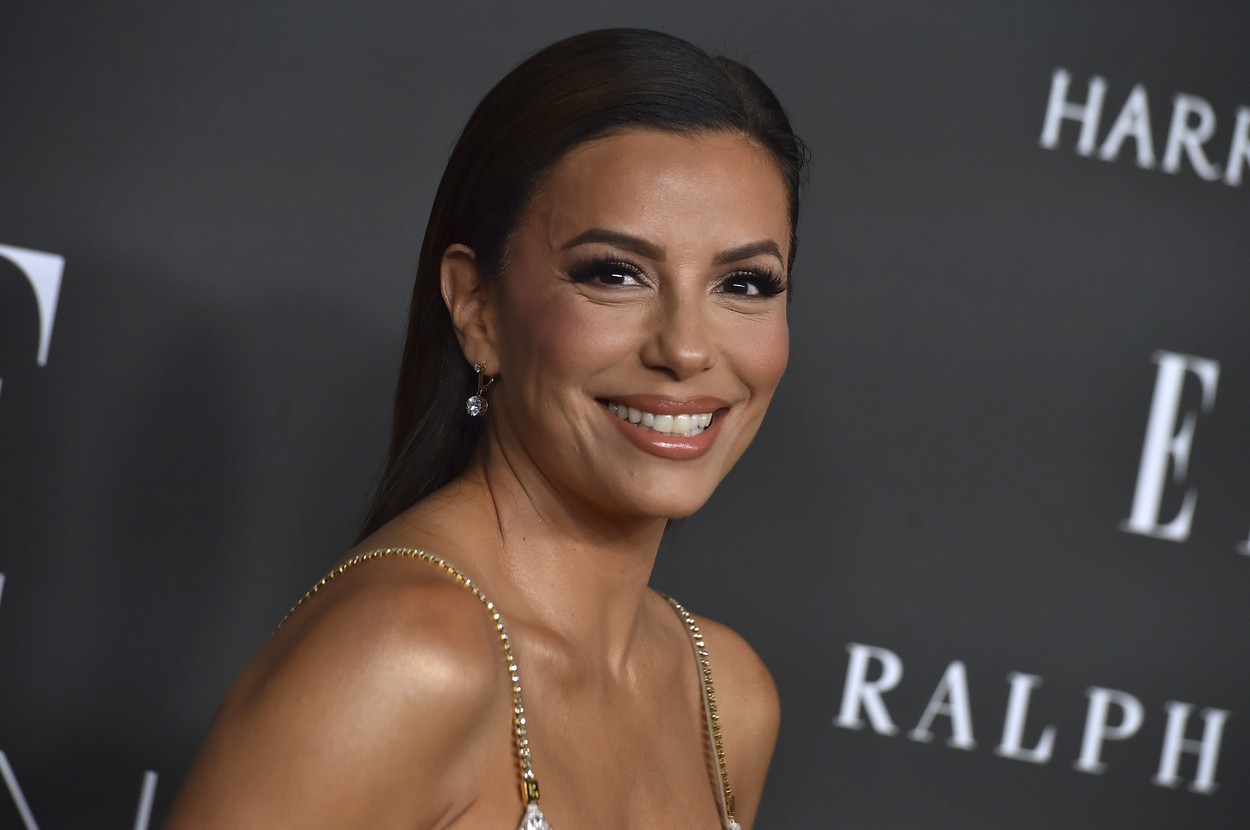 Eva Longoria közel 50 évesen is brutálisan szexi: bikiniben kapták lencsevégre a színésznőt